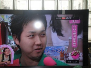 答える瀬戸氏長男